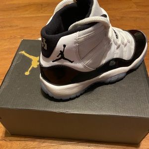 Pre owned Jordan retro 11 Concords